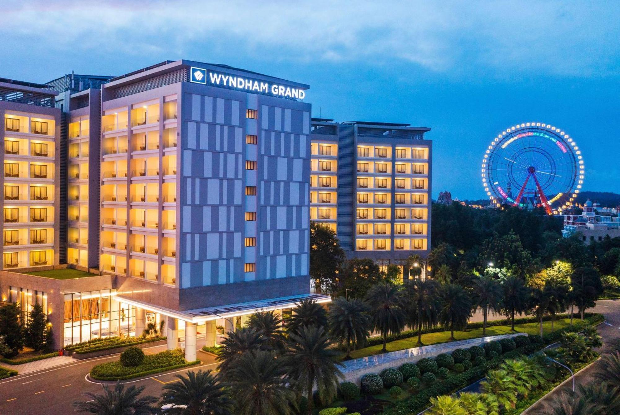 Hotel Wyndham Grand Phú Quý Zewnętrze zdjęcie